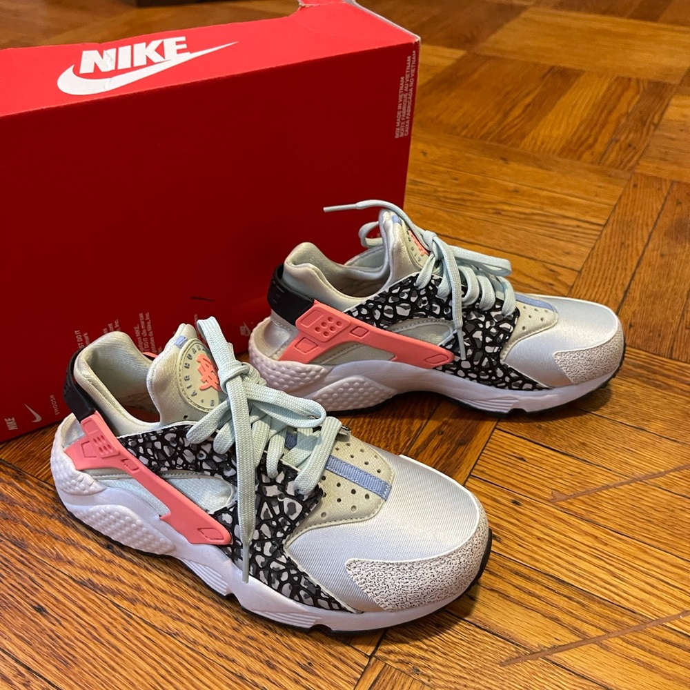 Nike Air Huaraches Run 6.5